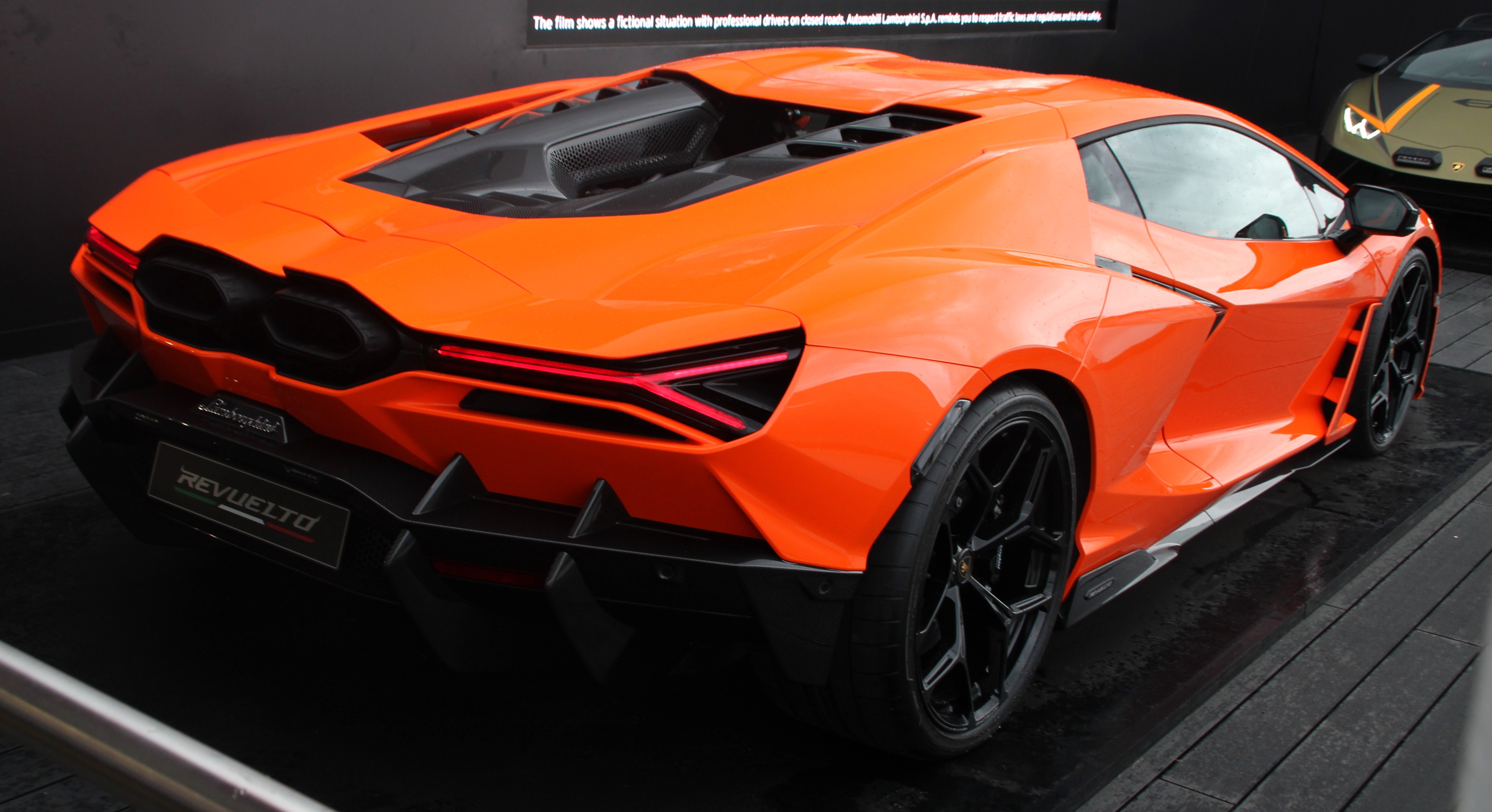 Lamborghini Revuelto Roadster